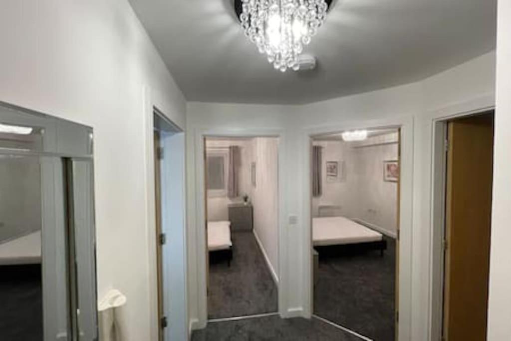 Moda Wigan 2 - Stylish 2 Bed In Central ウィガン エクステリア 写真