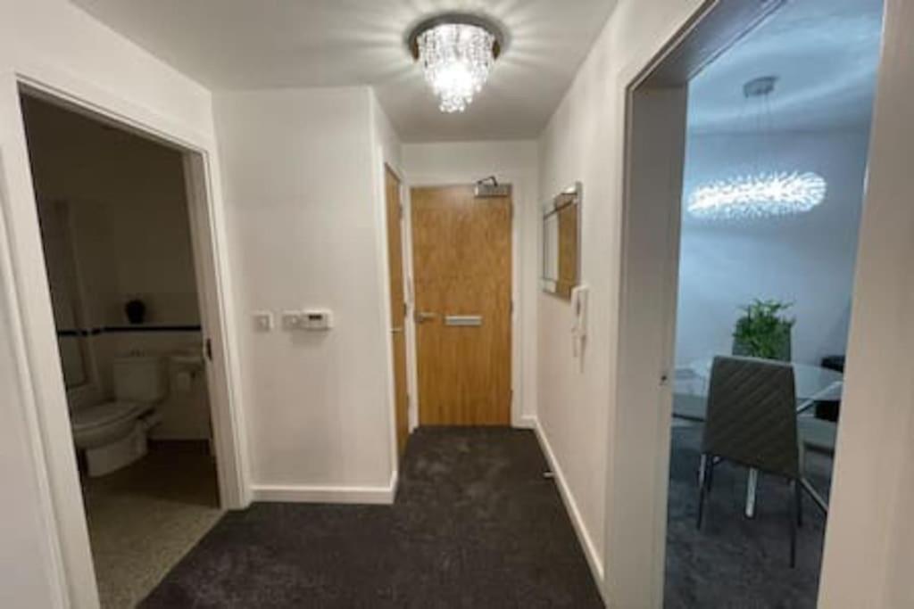Moda Wigan 2 - Stylish 2 Bed In Central ウィガン エクステリア 写真